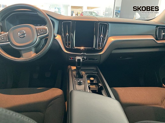 Volvo XC60 13 of 22