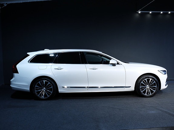 Volvo V90 2 of 10