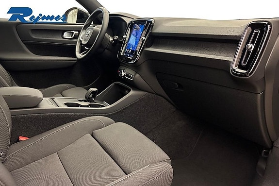 Volvo EX40 6 of 23