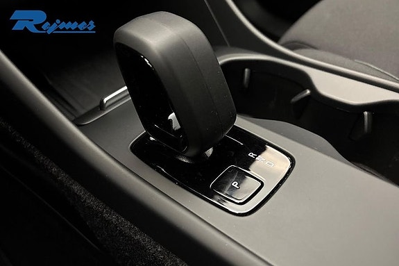 Volvo EX40 17 of 23