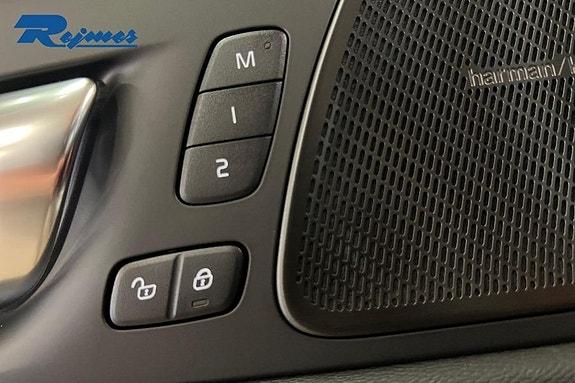 Volvo XC60 10 of 15