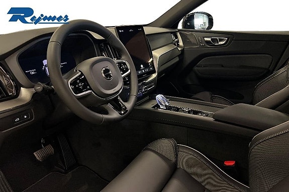 Volvo XC60 7 of 15