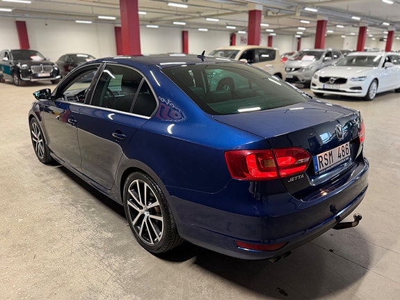 Volkswagen Jetta 5 of 16