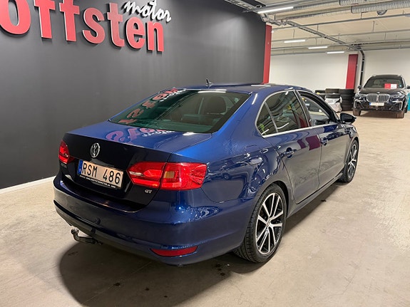 Volkswagen Jetta 3 of 16