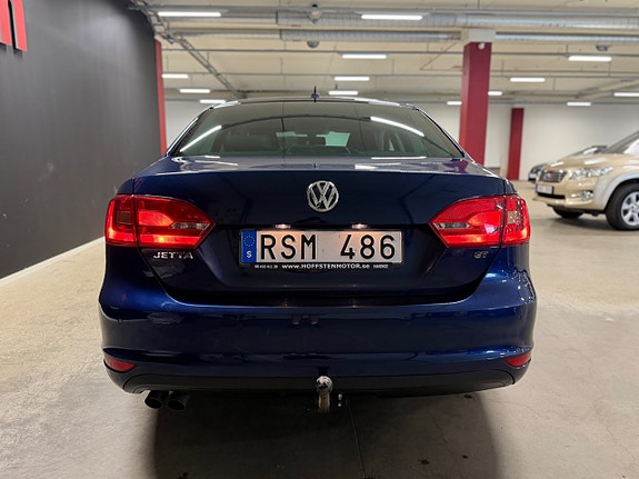 Volkswagen Jetta 4 of 16
