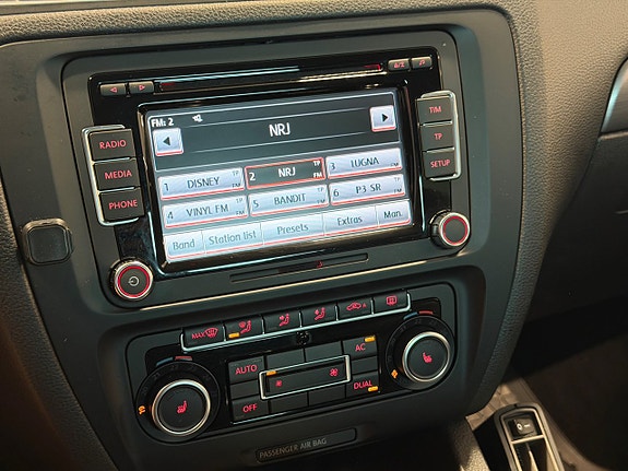 Volkswagen Jetta 14 of 16