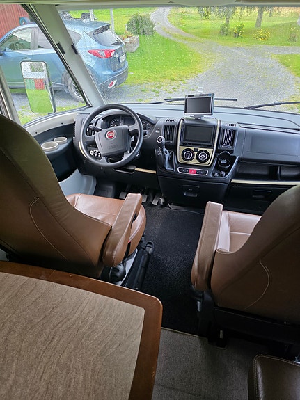 Bürstner Elegance i800 14 of 29