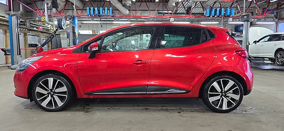 Renault Clio 2 of 9