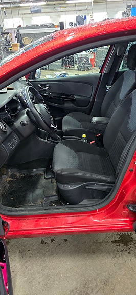 Renault Clio 3 of 9