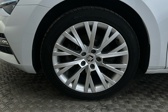 Skoda Superb 12 of 27