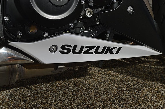Suzuki GSX-S1000 7 of 7