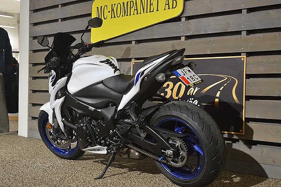 Suzuki GSX-S1000 6 of 7