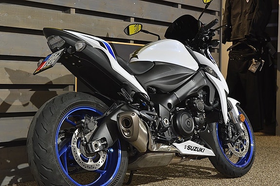 Suzuki GSX-S1000 2 of 7