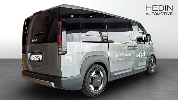 Kia PV5 2 of 13