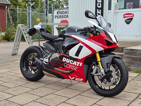 Ducati Panigale V2 Final Edition 3 of 11