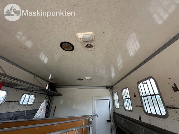 Scania G93 ML 4X2L hästlastbil 26 of 27