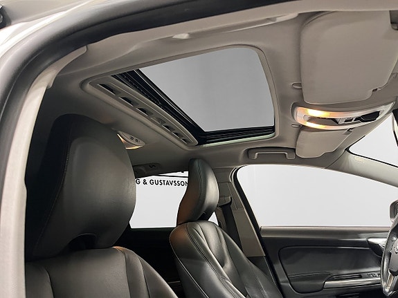 Volvo V60 10 of 21