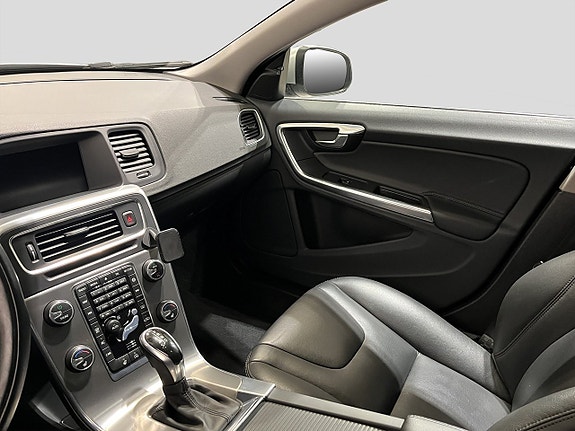 Volvo V60 16 of 21