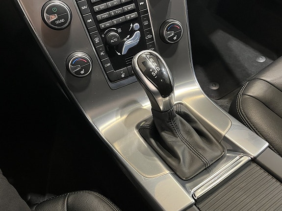 Volvo V60 17 of 21