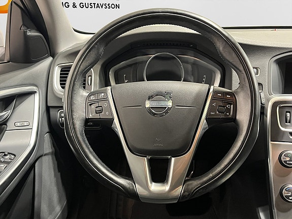 Volvo V60 14 of 21