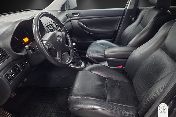 Toyota Avensis 7 of 11