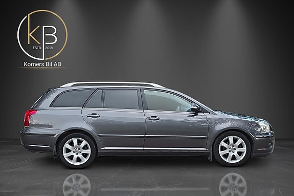 Toyota Avensis 2 of 11