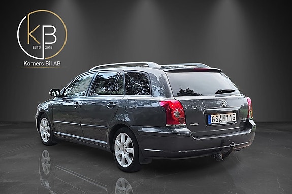Toyota Avensis 4 of 11