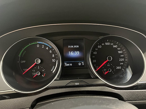 Volkswagen Passat 15 of 22