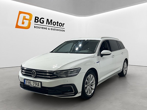 Volkswagen Passat 9 of 22