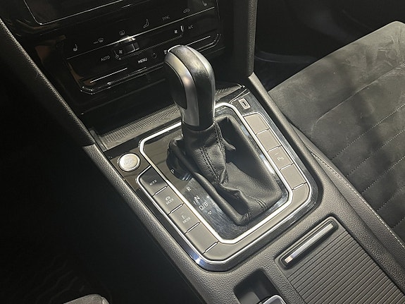 Volkswagen Passat 17 of 22