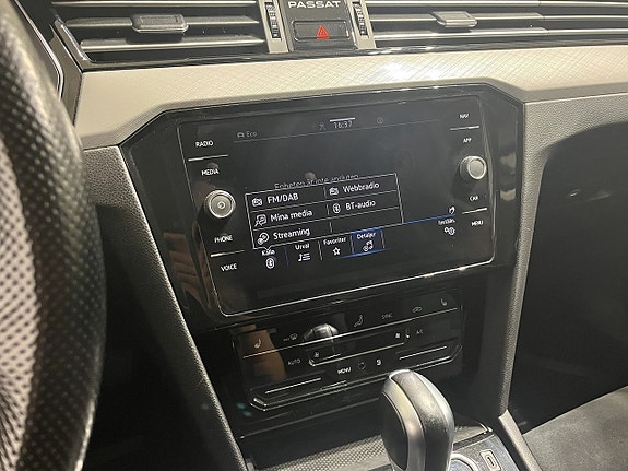 Volkswagen Passat 18 of 22