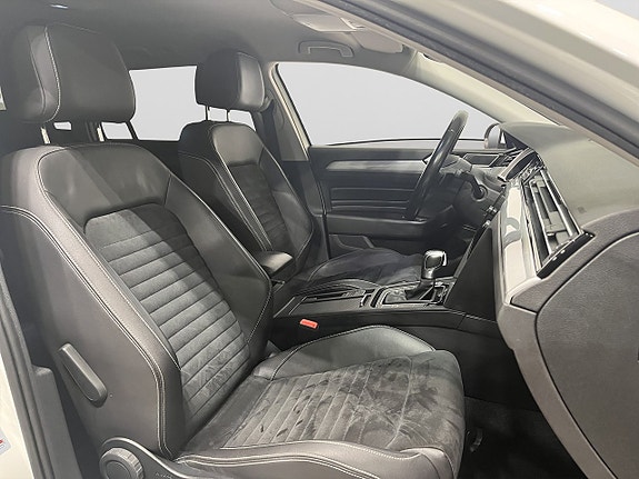 Volkswagen Passat 10 of 22