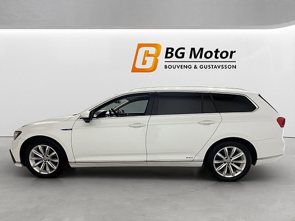 Volkswagen Passat 8 of 22