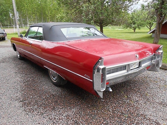 Cadillac Deville 6 of 23