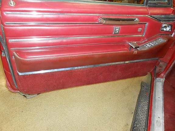 Cadillac Deville 14 of 23
