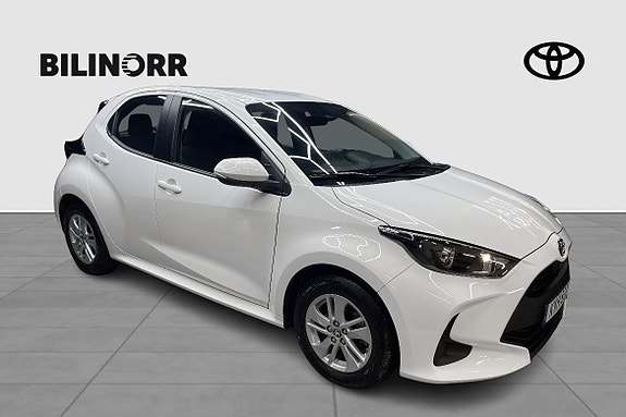 Toyota Yaris 7 of 17