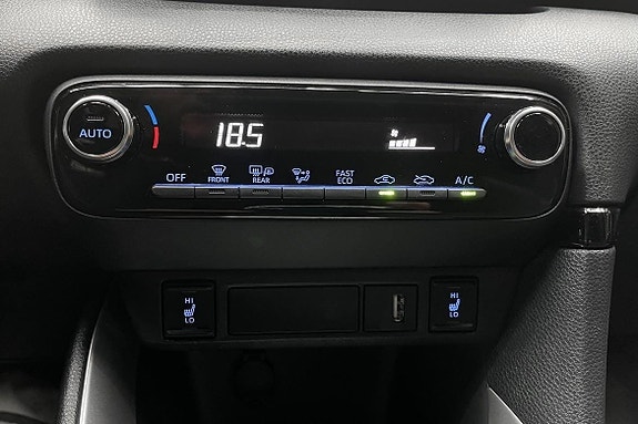 Toyota Yaris 17 of 17