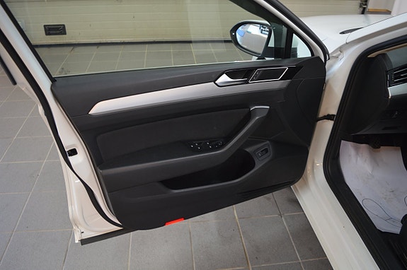 Volkswagen Passat 6 of 16