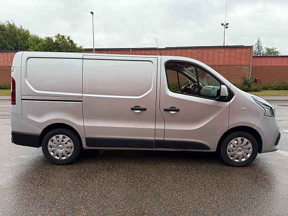 Nissan NV300