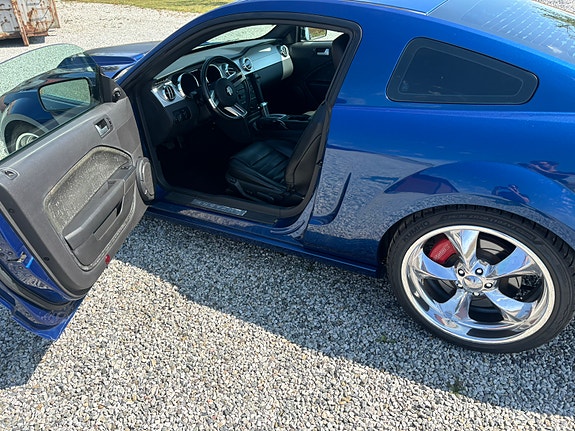 Ford Mustang 3 of 3