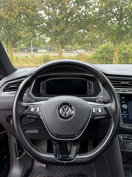 Volkswagen Tiguan 18 of 26