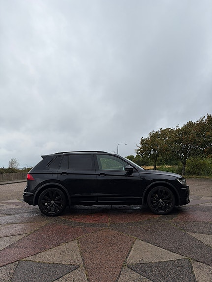 Volkswagen Tiguan 2 of 26