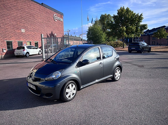 Toyota Aygo 2 of 4