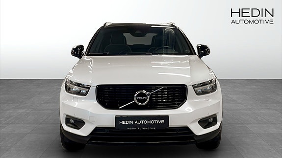 Volvo XC40 8 of 9
