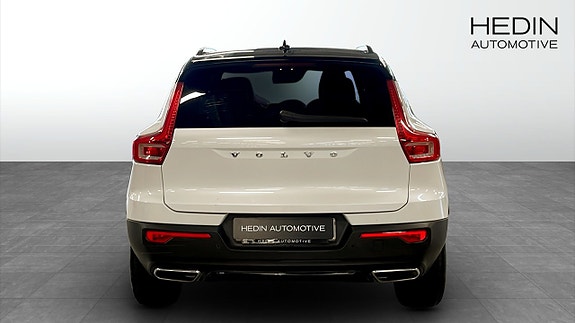 Volvo XC40 7 of 9
