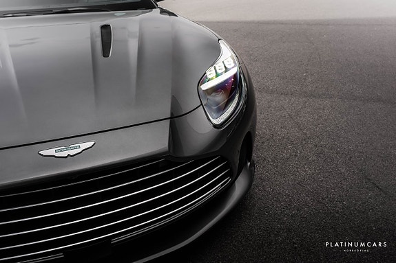 Aston Martin DB12 22 of 25