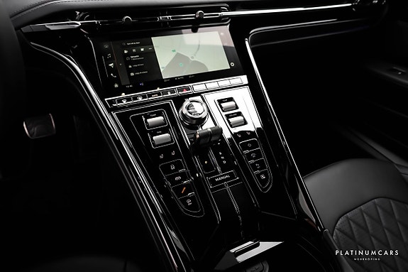 Aston Martin DB12 11 of 25