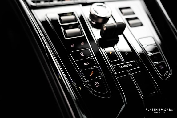 Aston Martin DB12 12 of 25