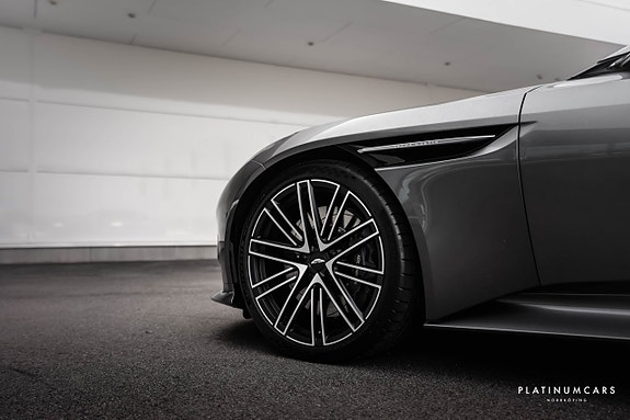 Aston Martin DB12 25 of 25