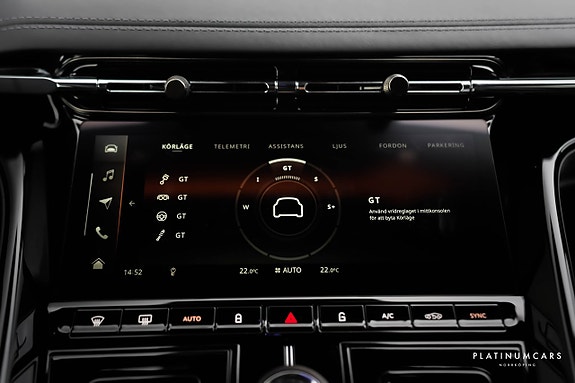 Aston Martin DB12 16 of 25